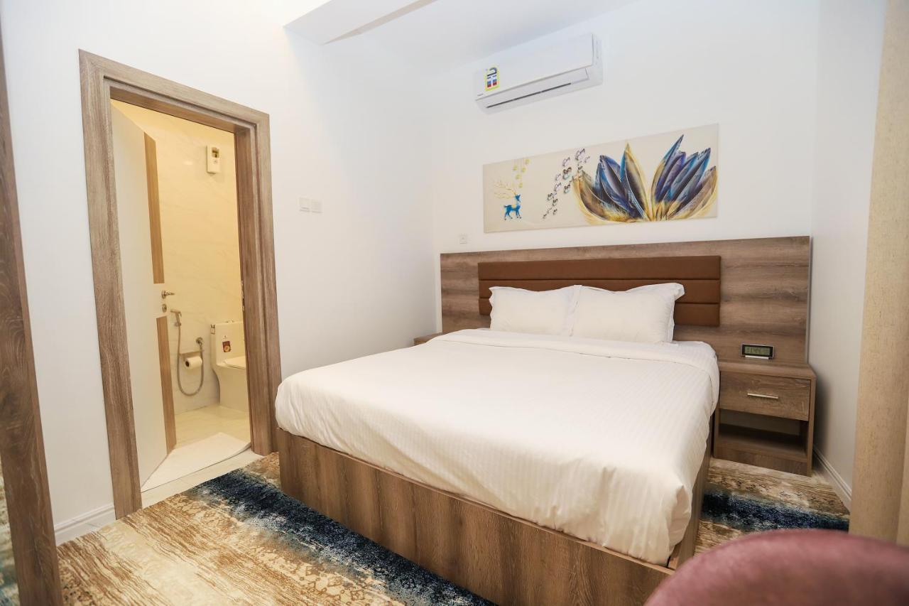 فندق المدينة القديمة Old Town Hotel Нізва Екстер'єр фото